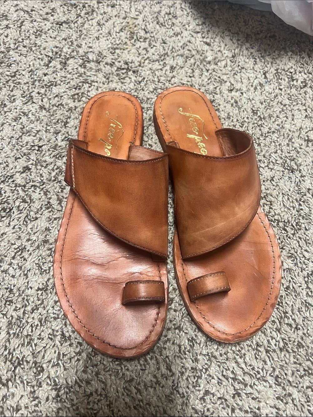 Free People Tan Leather Slip-On Sandals with Toe Loop size 39